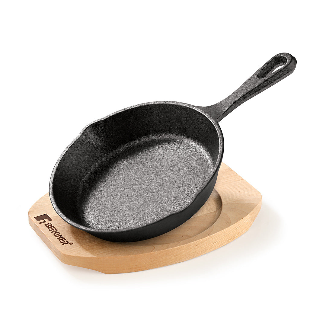 Bergner Cook & Share 15 cm (400ml) Cast Iron Mini Frypan, Comes with Wooden Tray, Induction Bottom