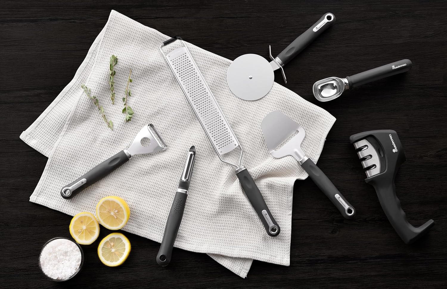 MasterPro Stainless Steel Pizza Cutter Cycle (Black)